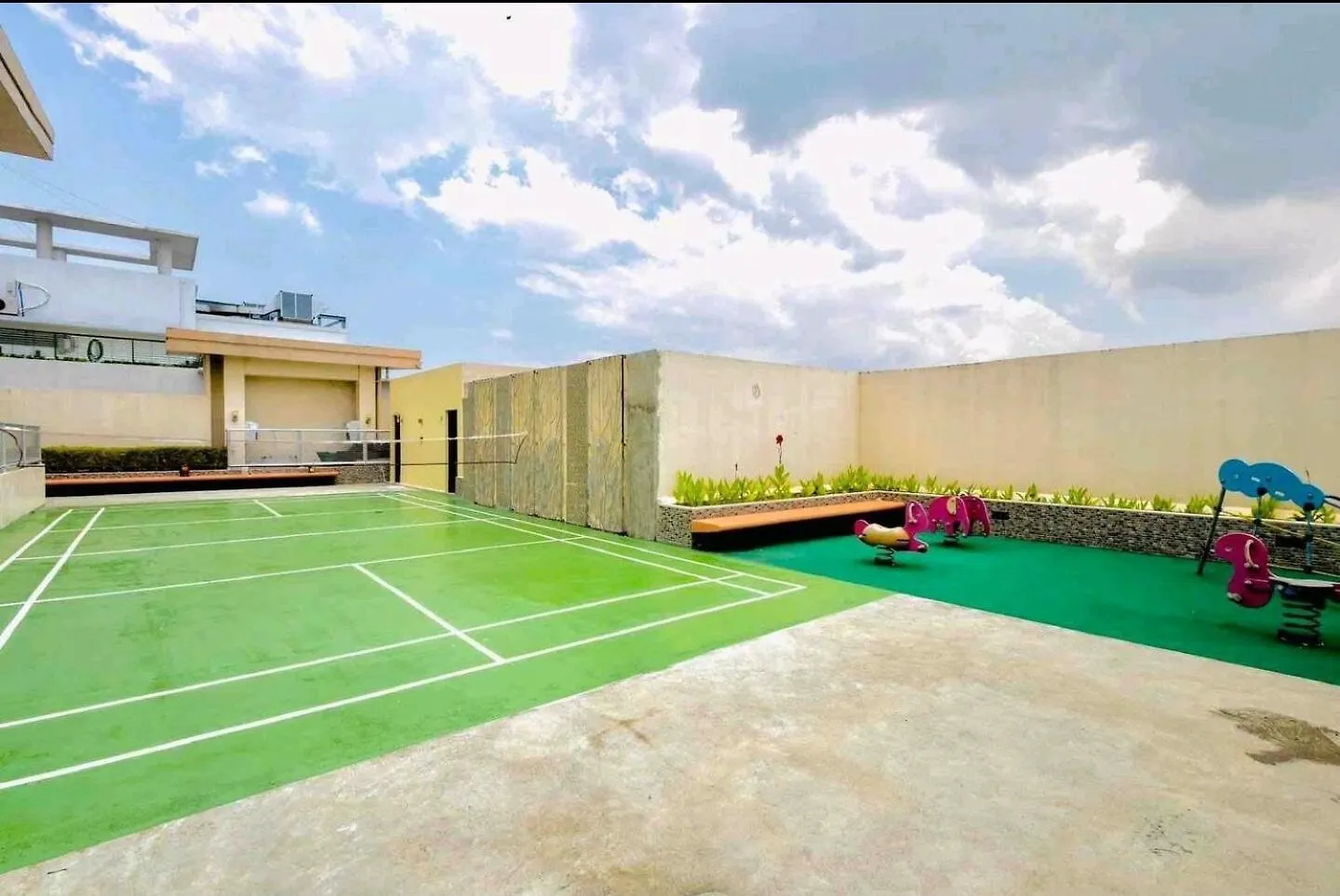 Morgan Suites Residences Condominium, Tower 3, Unit 17N Manila Filipinas